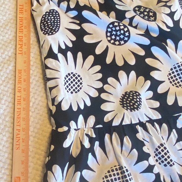 Victoria Beckham Daisy Floral Drop Waist Mini Dress Black White Size 1X - Picture 14 of 14